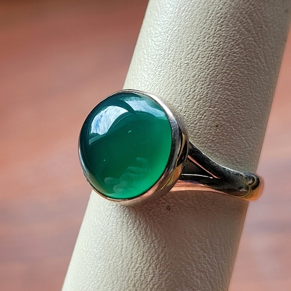 Handmade Polished Round Emerald Sterling Silver Size 8 Cat Eye - Picture 1 of 6